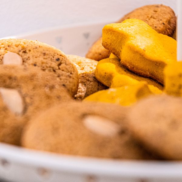 colazione con biscotti del B&B Bed and Breakfast Shanti Home Restaurant a due passi dal mare a Vieste immerso nella natura nel Gargano in Puglia