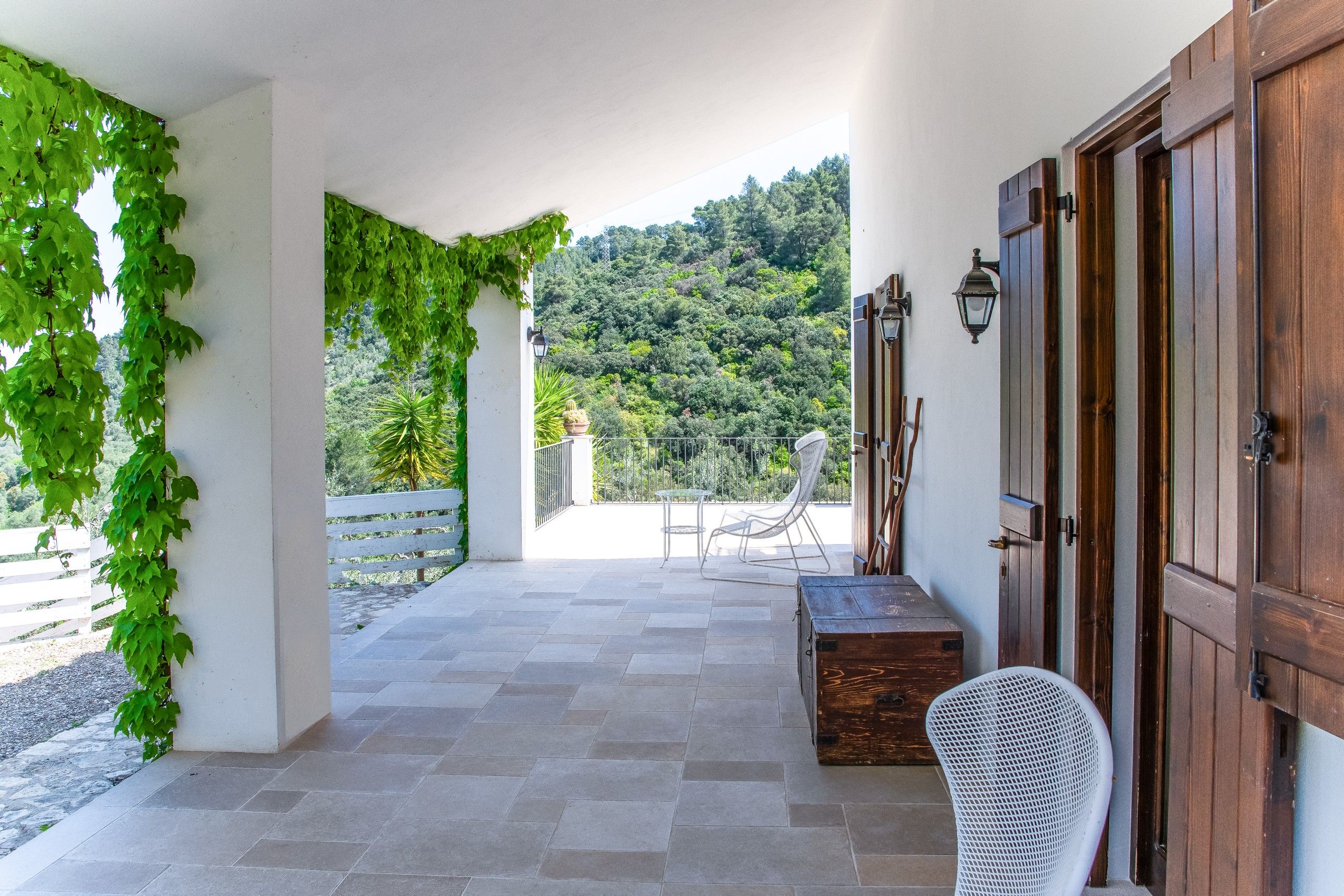 esterno camere porticato del B&B Bed and Breakfast Shanti Home Restaurant a due passi dal mare a Vieste immerso nella natura nel Gargano in Puglia