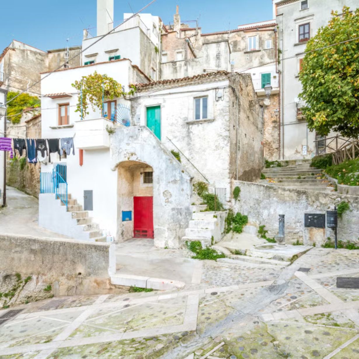 Vico del Gargano escursione proposta dal B&B Bed and Breakfast Shanti Home Restaurant a due passi dal mare a Vieste immerso nella natura nel Gargano in Puglia